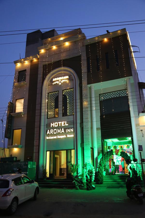 Hotel Aroma Inn Sirsa Exteriör bild