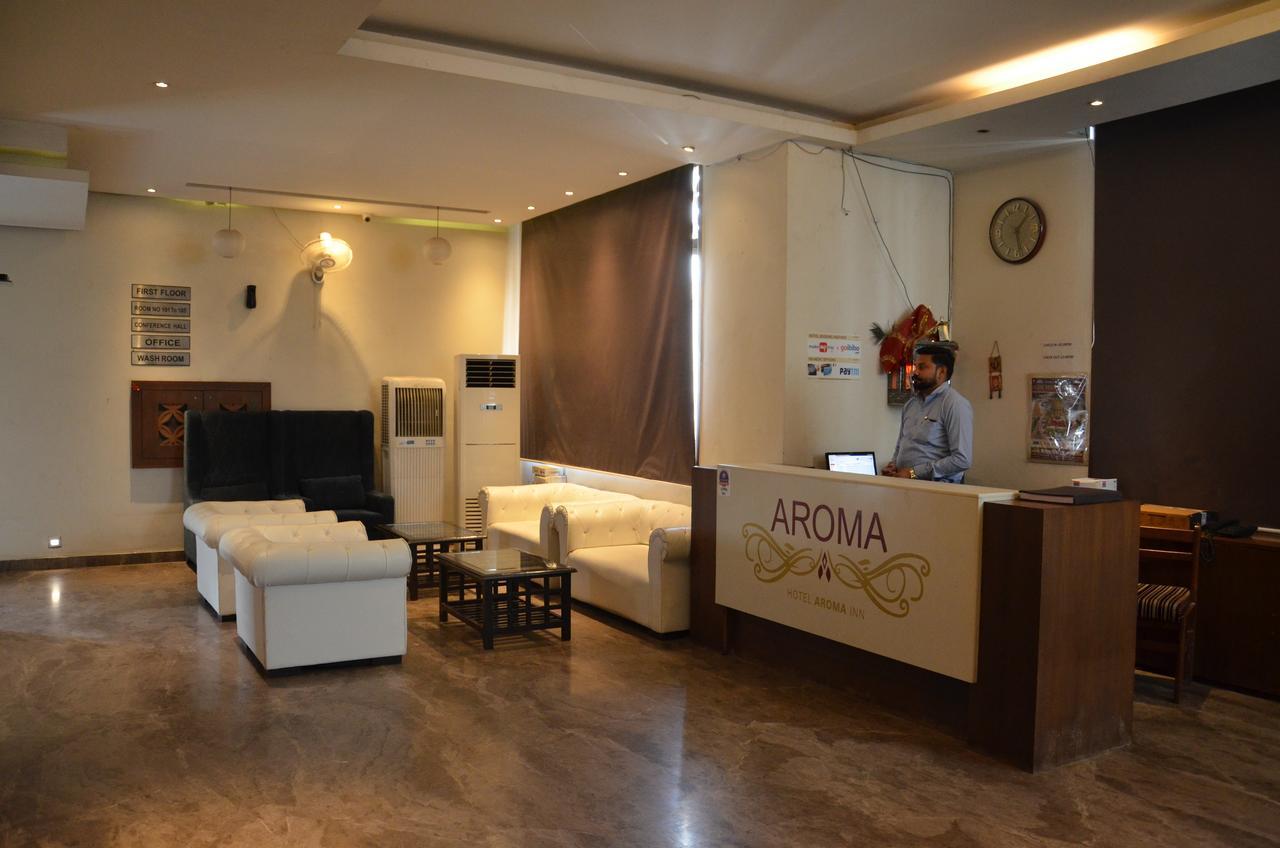 Hotel Aroma Inn Sirsa Exteriör bild